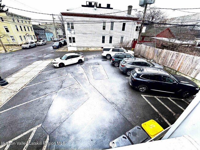 Building Photo - 502 Warren St