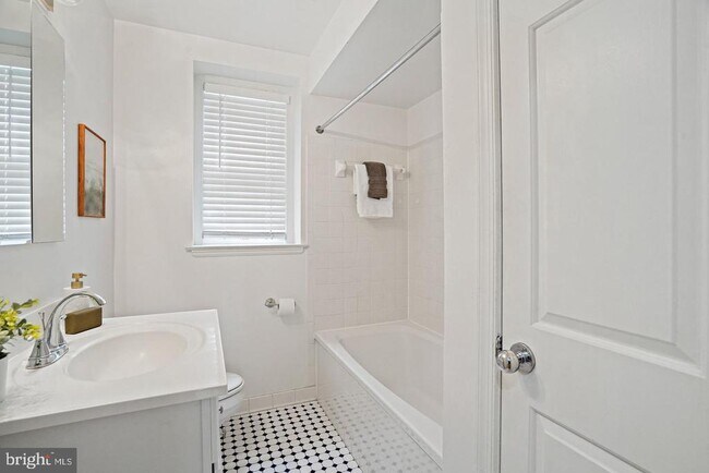 Building Photo - 3610 39th St NW
