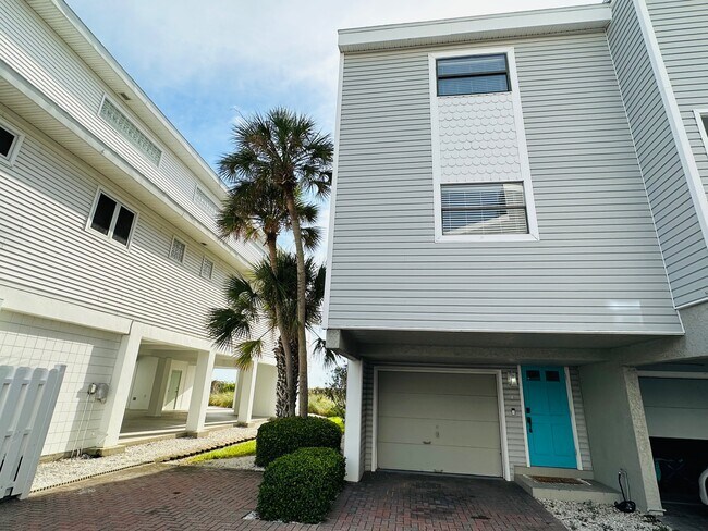 Building Photo - 12274 1st St W