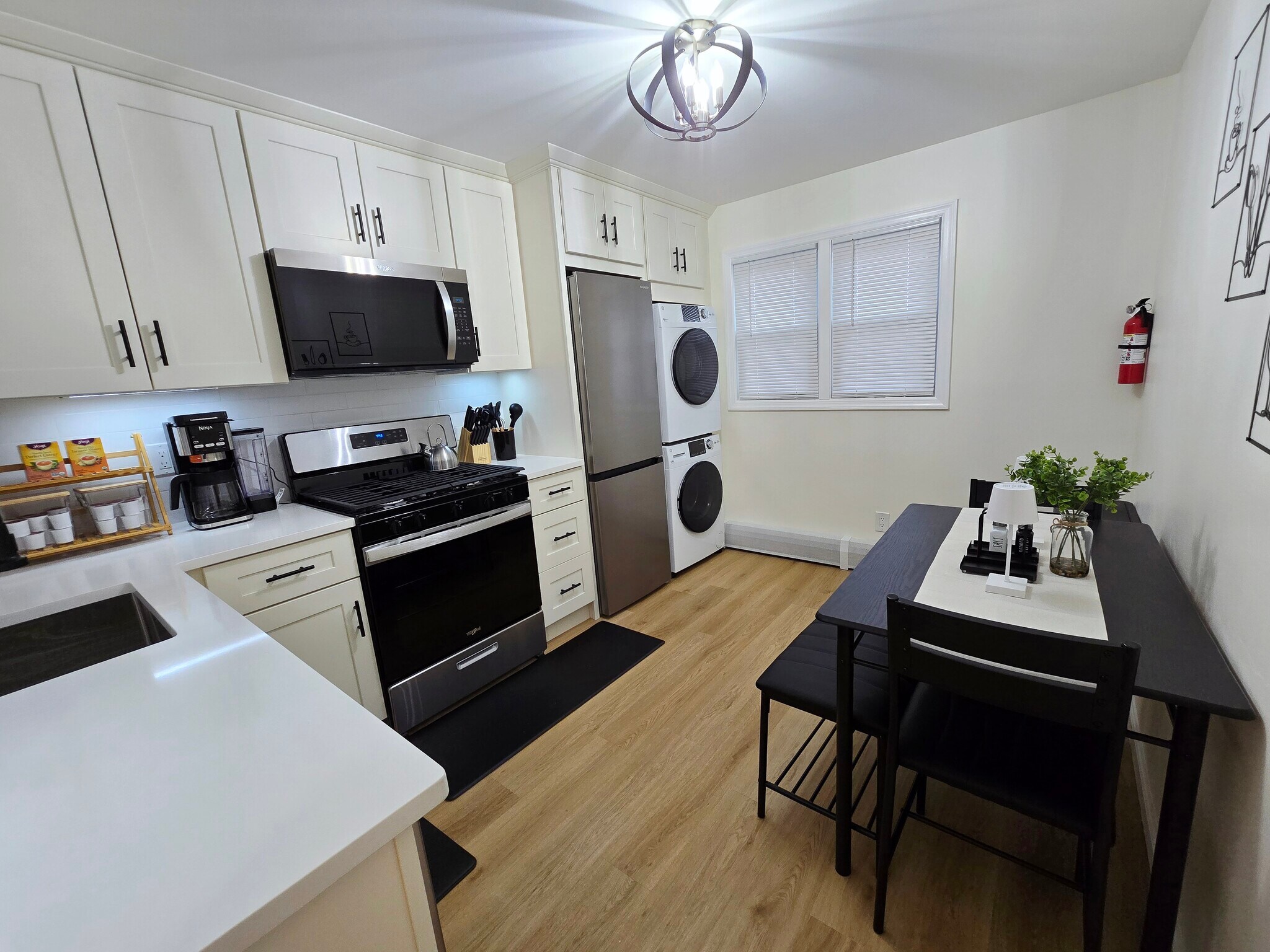 Building Photo - 396 Kaplan Ave