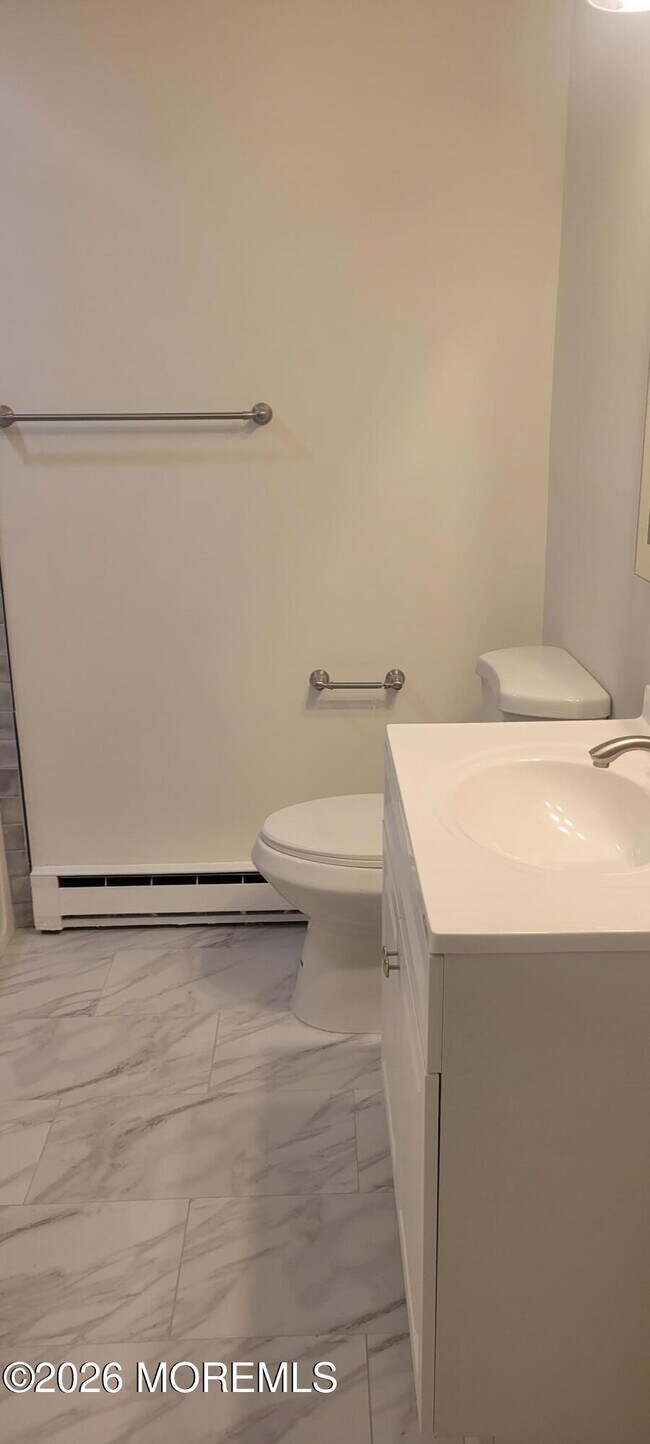 Building Photo - 358 Raritan St