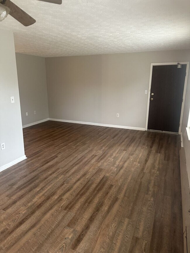 Building Photo - 733 S Ft Thomas Ave