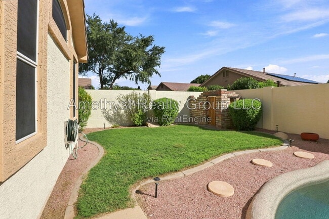 Building Photo - 7027 W Potter Dr