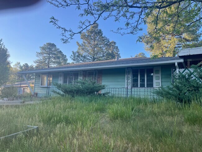 Building Photo - 201 East Woodland Drive