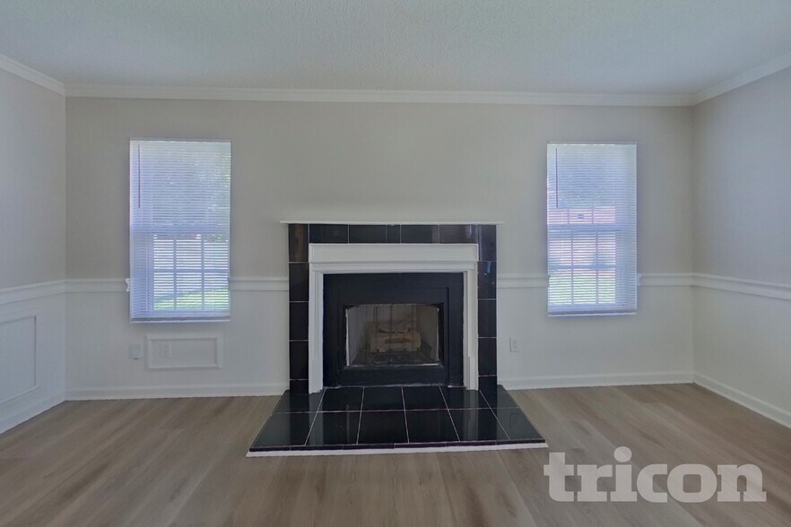 Building Photo - 636 Sadler Glen Dr