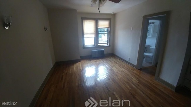 Building Photo - 4915 W Belle Plaine Ave