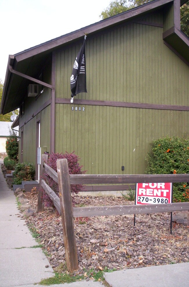 Primary Photo - 1812 W Boone Ave