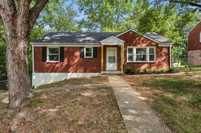 Primary Photo - 3 Bedroom Pet Friendly Home For Rent Near ...