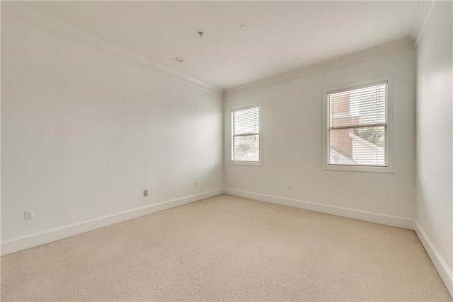 Building Photo - 2885 Woodside St