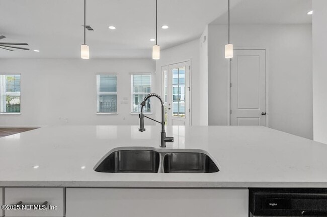 Building Photo - 475 Marquesa Cir