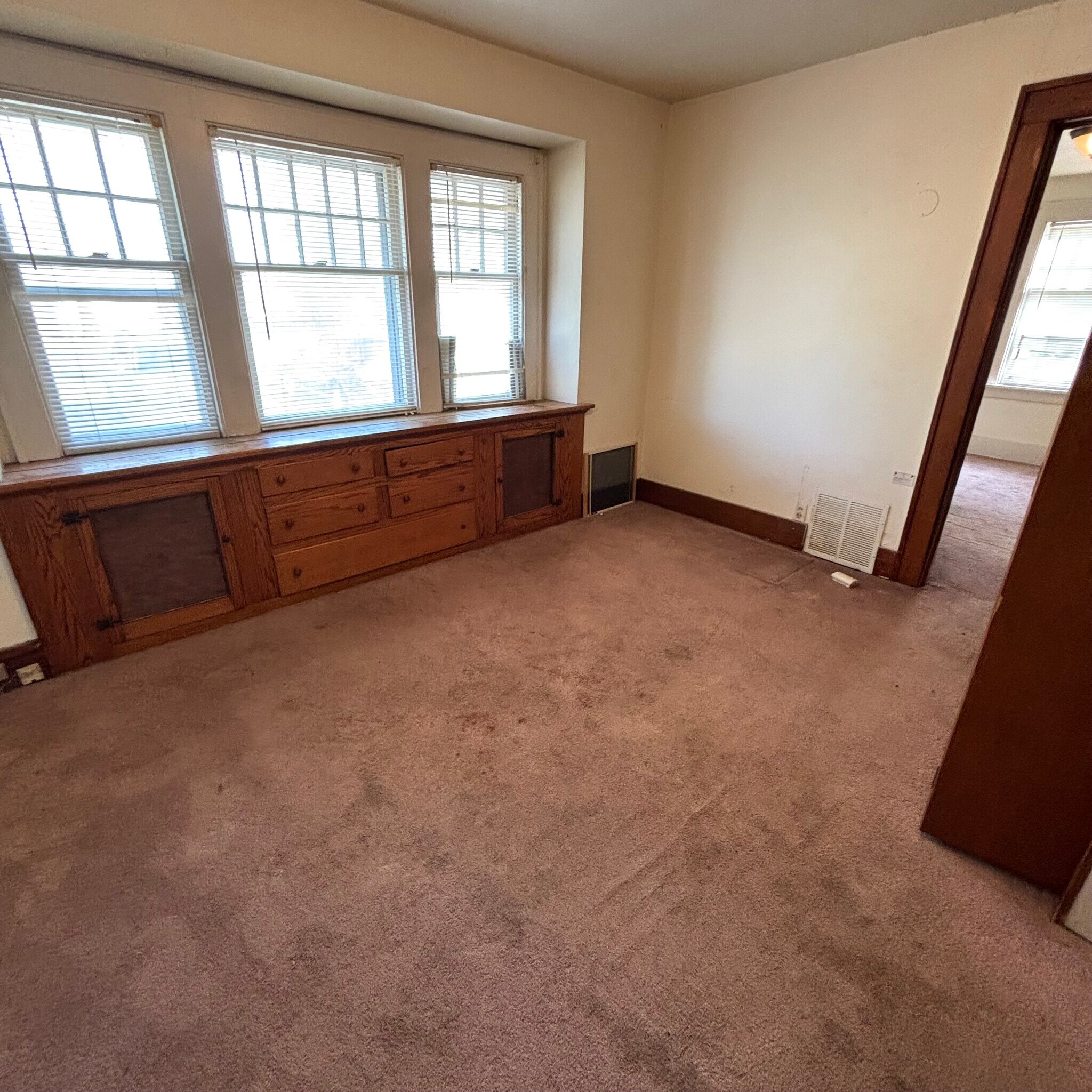 Building Photo - 203 S Homer St