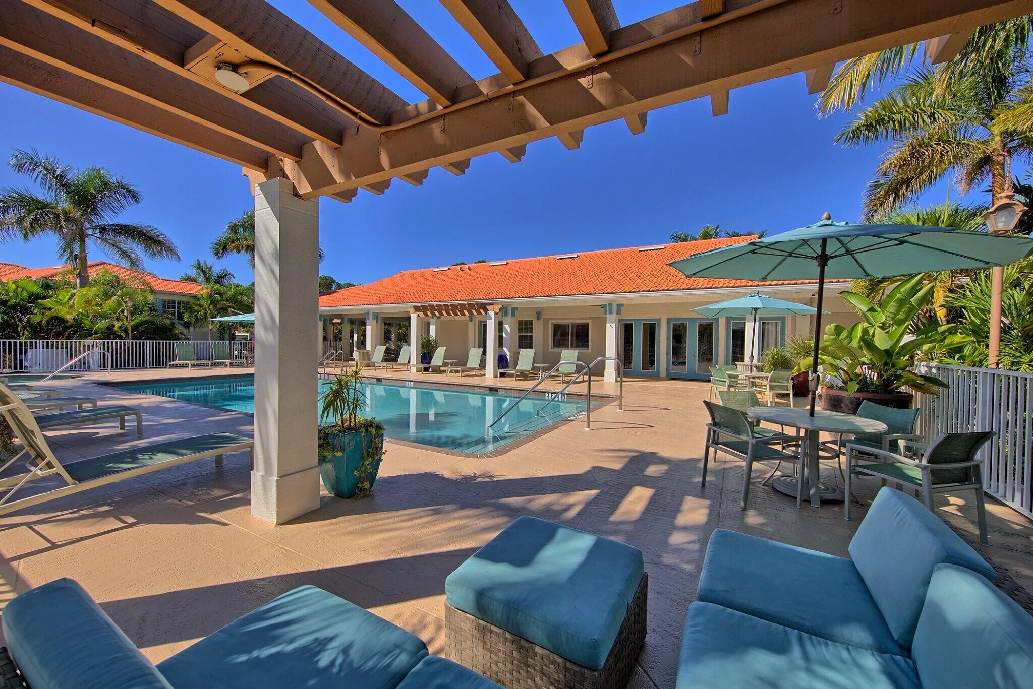 Building Photo - 3695 Island Club Dr