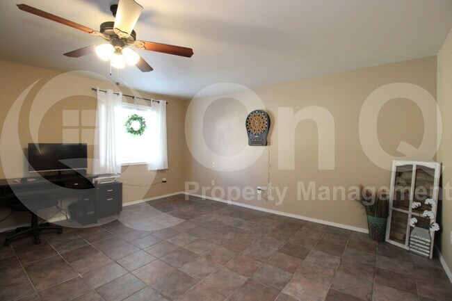 Building Photo - 4606 E Towne Ln
