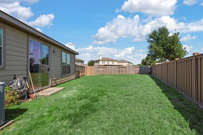 Building Photo - 914 Bandon Ln