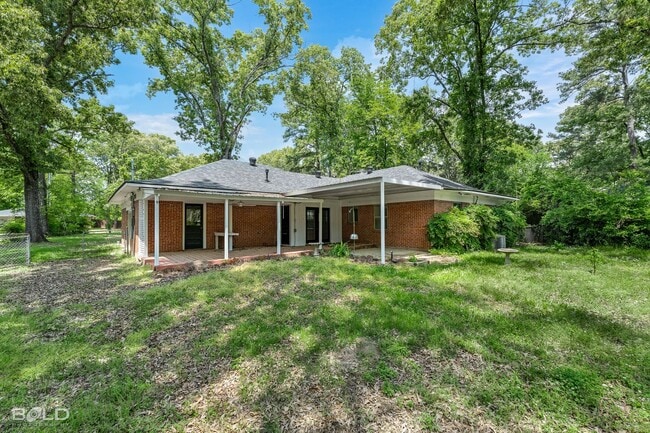 Building Photo - 6119 Bradford Dr