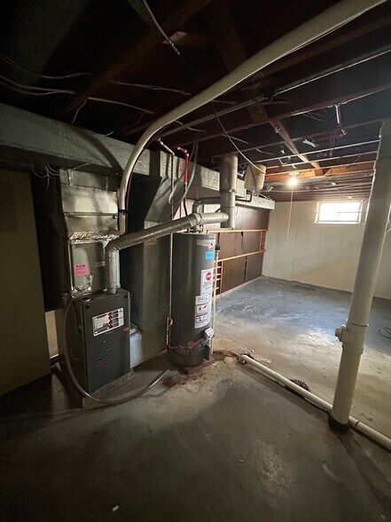 Building Photo - 225 Ben Nevis Rd
