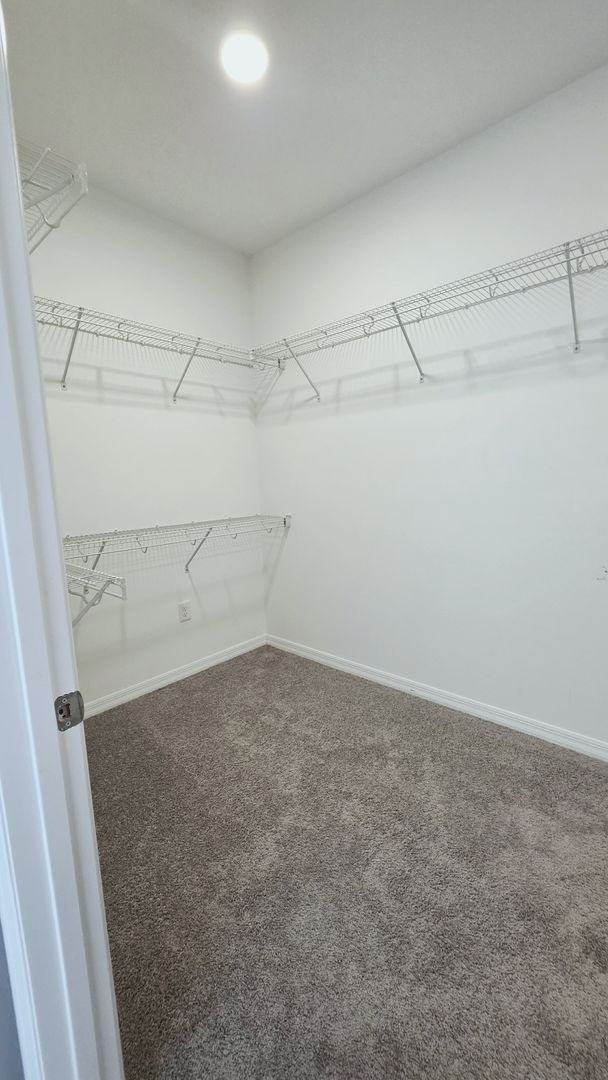 Building Photo - Executive 4BR / 3.5BA Home | Loft • Office...