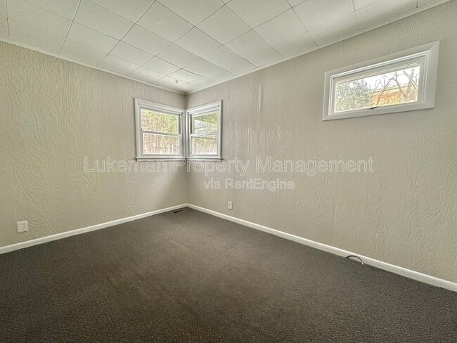 Building Photo - 833 Westmoreland Ave