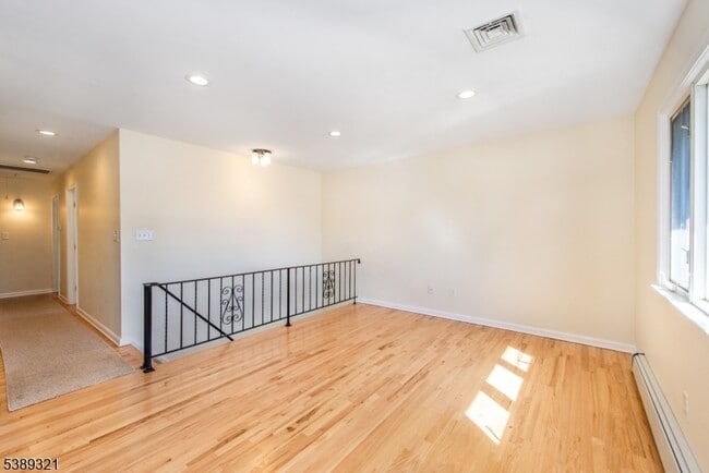 Building Photo - 11 Roehrs Dr