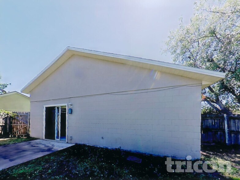 Building Photo - 441 Briar Bay Cir