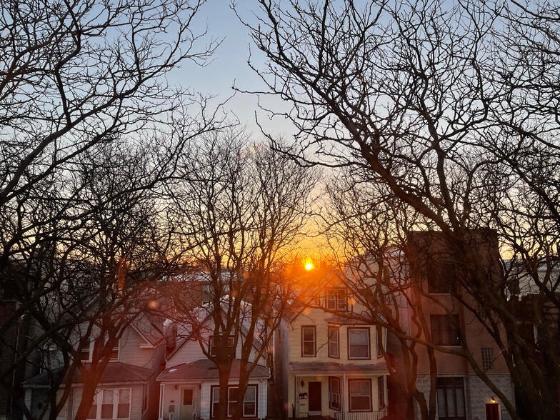 Building Photo - 4132 N Mozart St