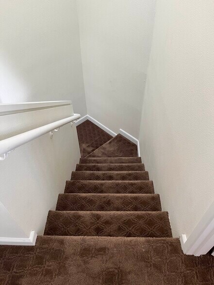 Building Photo - 28277 Via Luis