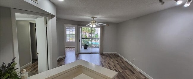 Building Photo - 1972 Lake Atriums Cir