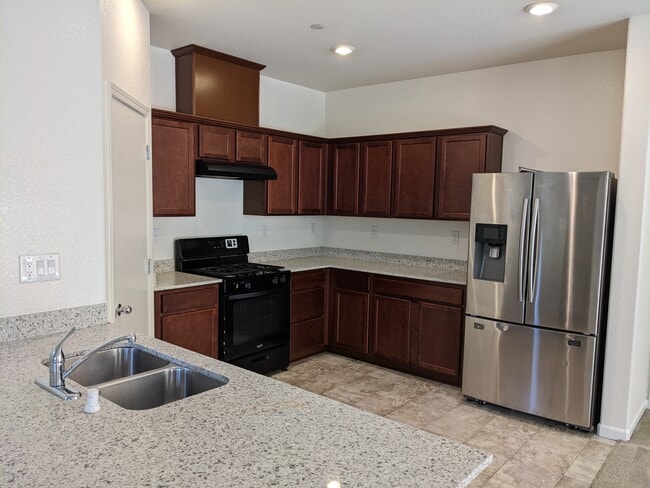 Building Photo - 3100 Club Center Dr