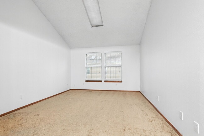 Building Photo - 9998 Grove St