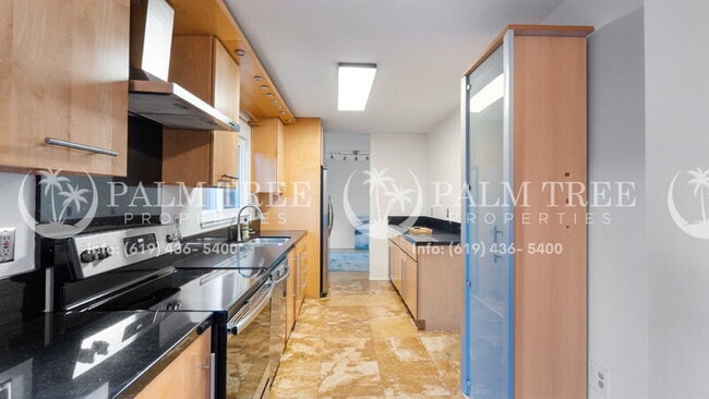 Building Photo - 3582 Governor Dr