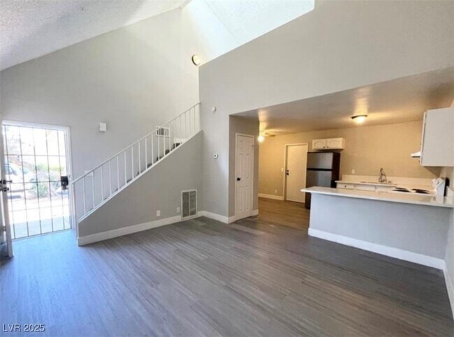 Building Photo - 5187 Garden Ln