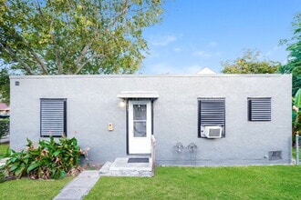 Building Photo - 117 6th Ave N