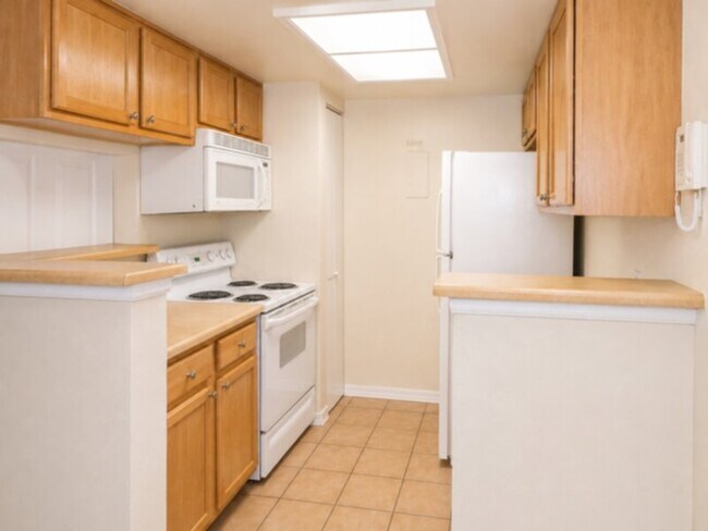 Building Photo - 10232 E Peakview Ave