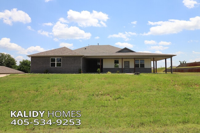 Building Photo - 17610 Salma Rd