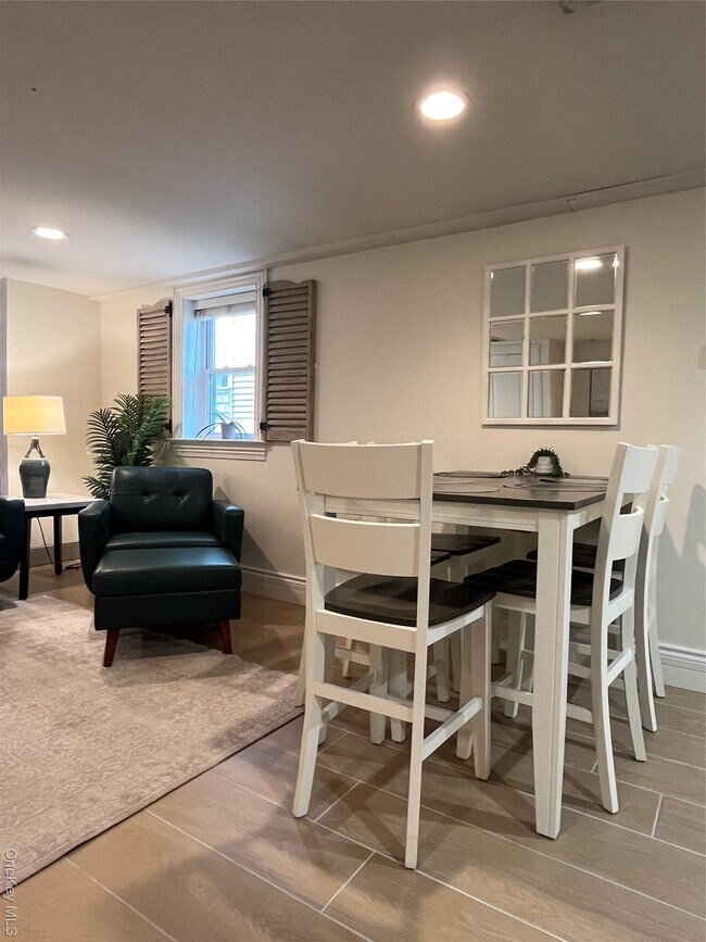 Building Photo - 120 Mitchell Ave