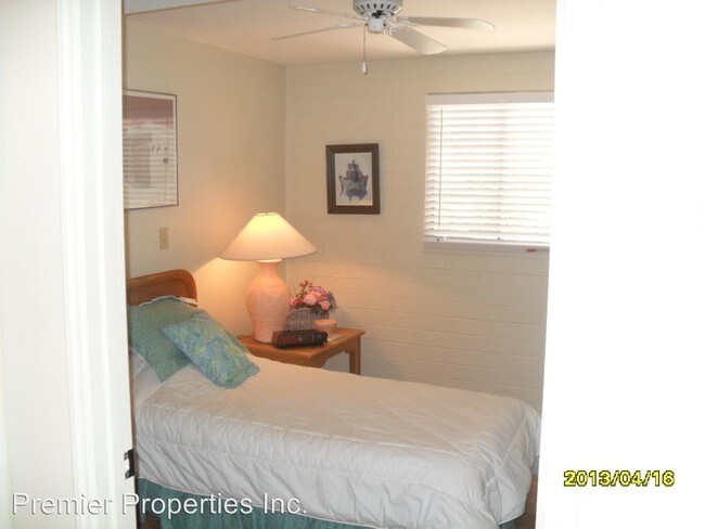 Building Photo - 408 S La Canada Dr