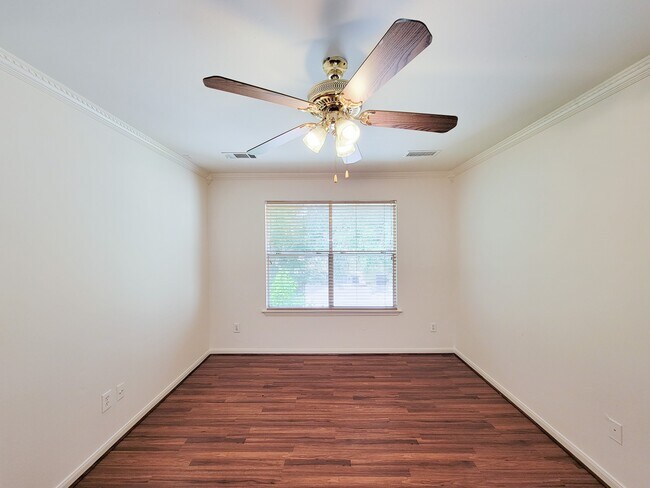 Building Photo - 11810 Rolling Stream Dr