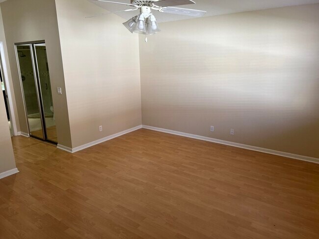 Building Photo - 1073 Siena Oaks Cir E