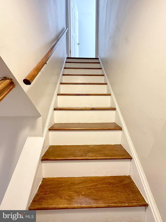 Building Photo - 2528 Poplar St