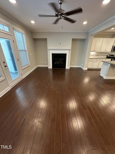Building Photo - 4222 Vallonia Dr