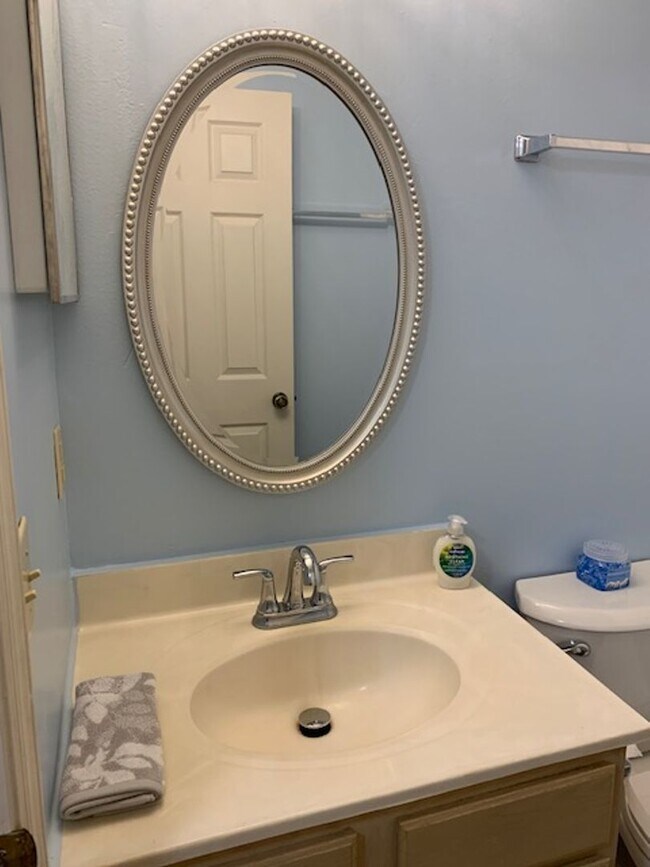 Building Photo - 119 Vixen Cir