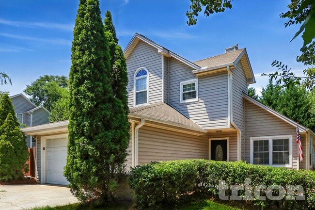 Building Photo - 623 Lockhart Ct NE