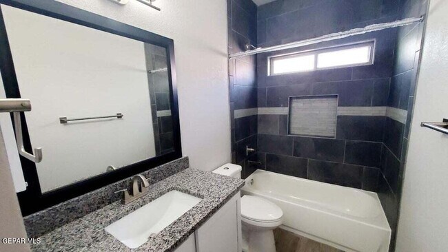 Building Photo - 332 La Puesta Dr