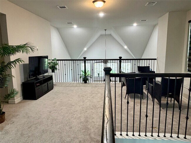 Building Photo - 25859 Rippey Gln Dr