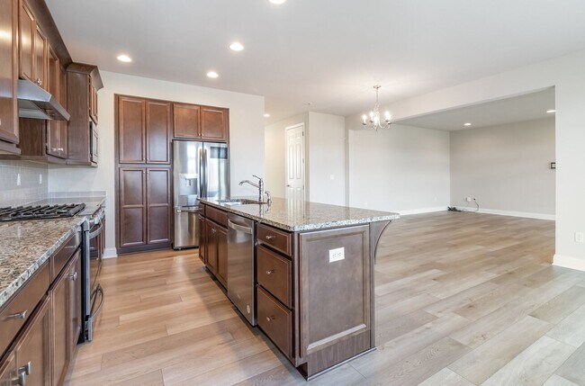 Building Photo - 1726 Bradley Dr