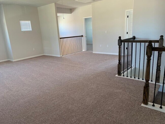 Building Photo - 368 Rend Dr