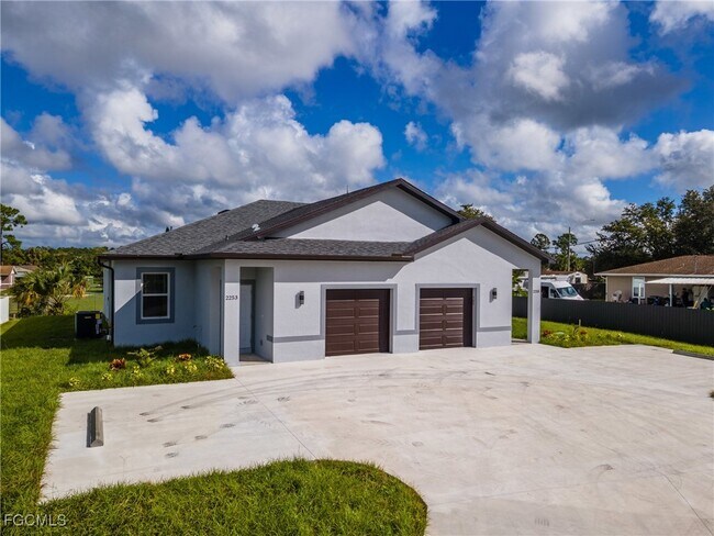 Building Photo - 2253 10th Terrace