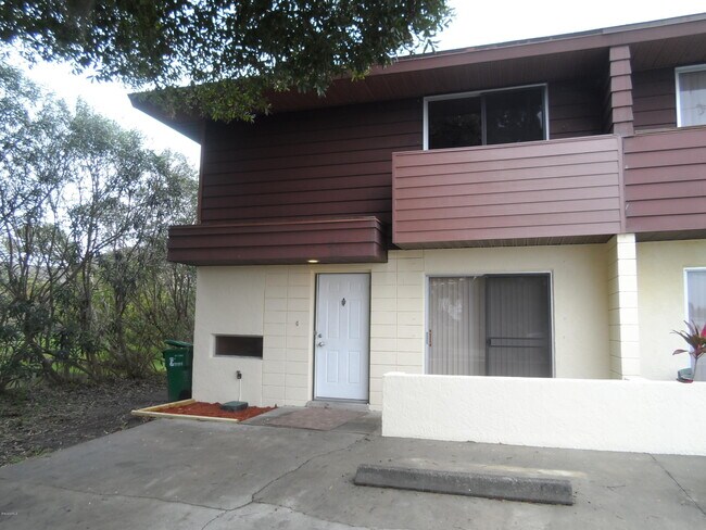 Primary Photo - 2416 N Tropical Trail