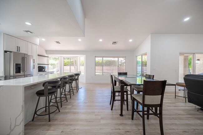 Building Photo - Sun CIty Summerlin 55+, Highly Upgraded, S...