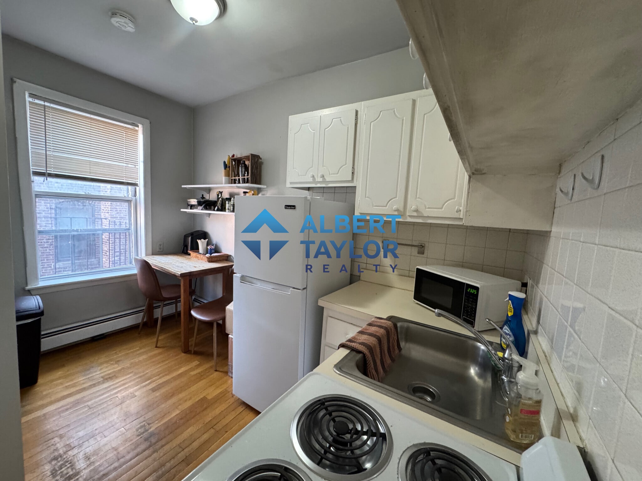 Building Photo - 36 Garden St